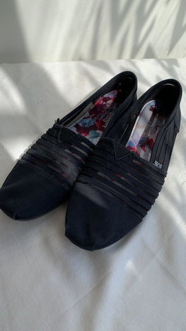BOBS from Skechers Black Mesh Stripe Slip On Shoes - Size 11