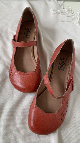 Miz Mooz Red 'Dita' Round Toe Shoe - Size 7