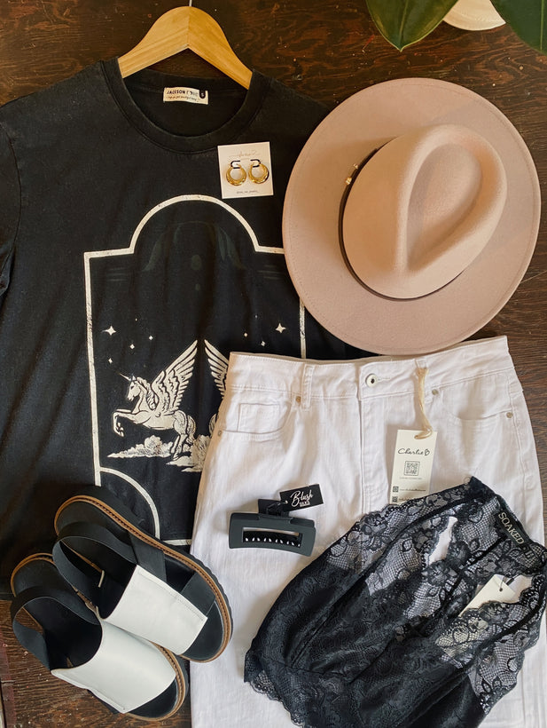 Shop The &#39;Fit: Black + White