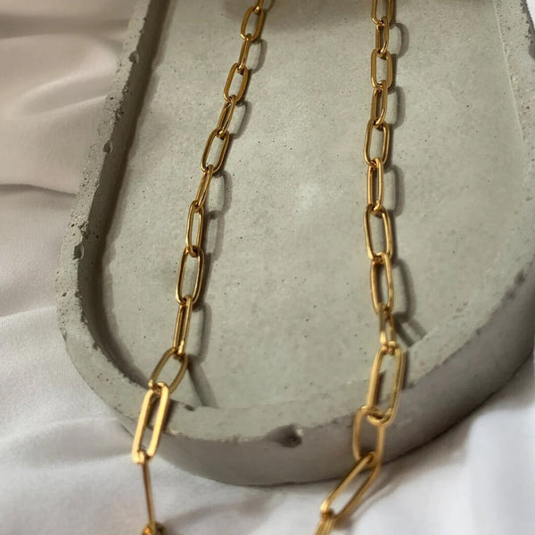 Isla Rae 'Tanis' Paperclip Necklace