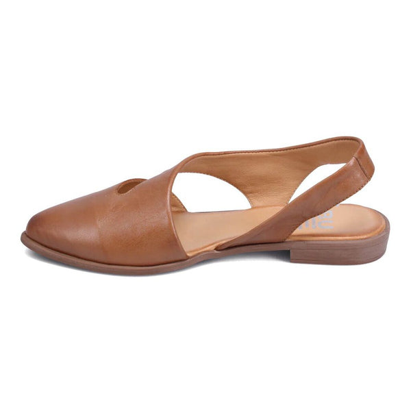 Bueno 'Bianca' Flat - Walnut