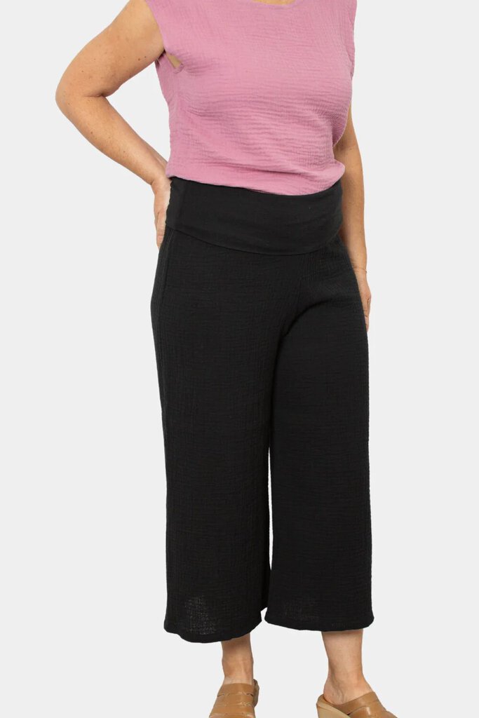 EMK 'Livi' Cotton Gaucho Pant - Black