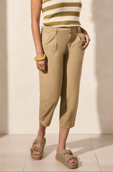 Tribal 'Audrey' Girlfriend Barrel Crop Jeans - Nude Olive