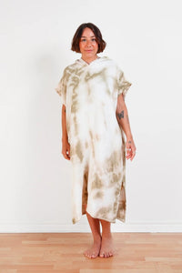 Tofino Towel Unisex 'Holden' Poncho - Khaki Tie-Dye