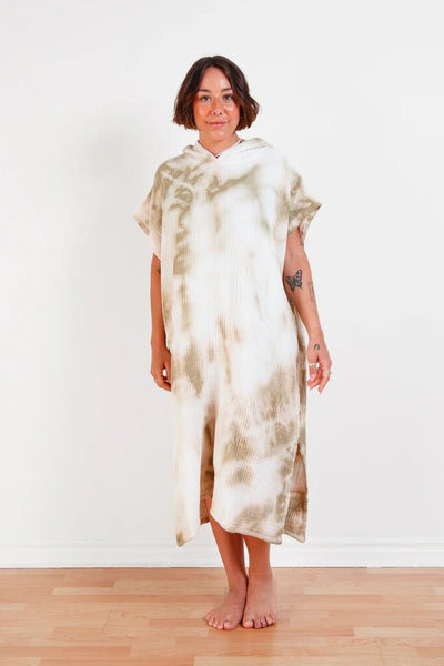 Tofino Towel Unisex 'Holden' Poncho - Khaki Tie-Dye