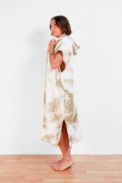 Tofino Towel Unisex 'Holden' Poncho - Khaki Tie-Dye