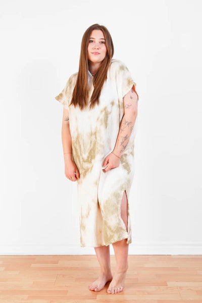 Tofino Towel Unisex 'Holden' Poncho - Khaki Tie-Dye