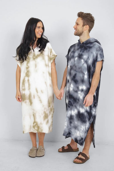 Tofino Towel Unisex 'Holden' Poncho - Khaki Tie-Dye
