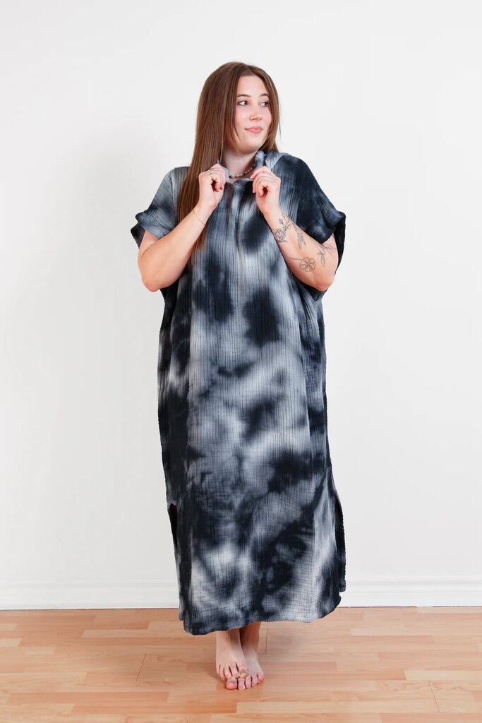 Tofino Towel Unisex 'Holden' Poncho - Ocean Tie-Dye