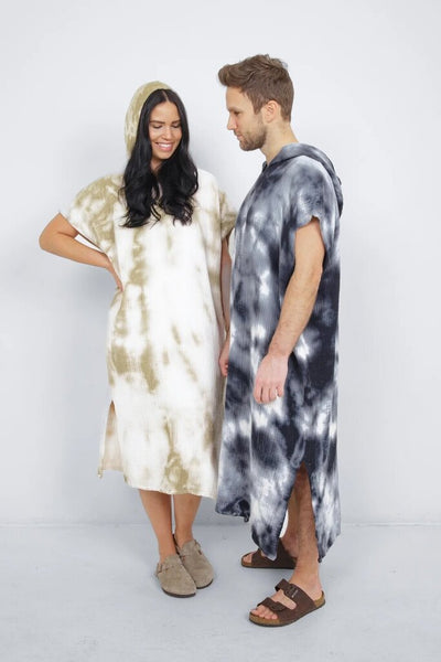 Tofino Towel Unisex 'Holden' Poncho - Ocean Tie-Dye