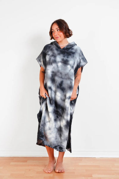 Tofino Towel Unisex 'Holden' Poncho - Ocean Tie-Dye