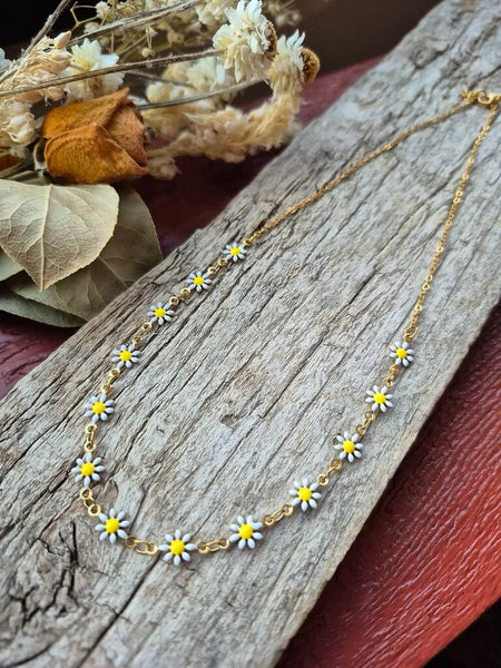 Rogue Jewelry Daisy Necklace