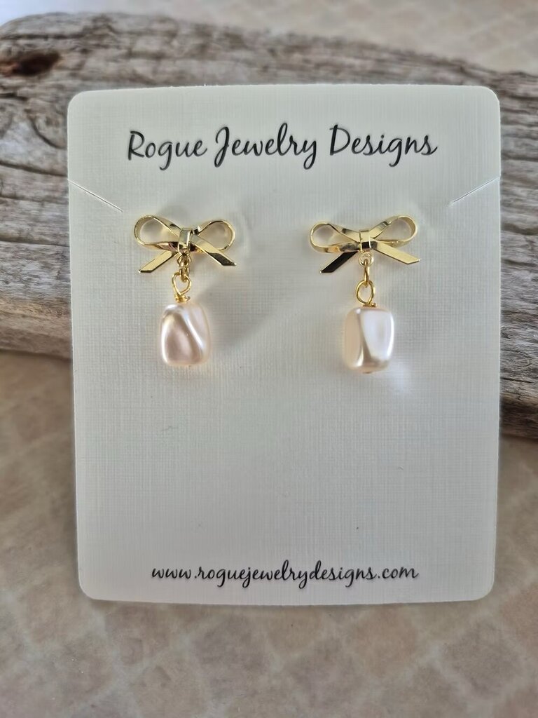 Rogue Jewelry 'Sweet and Sophisticated' Earrings