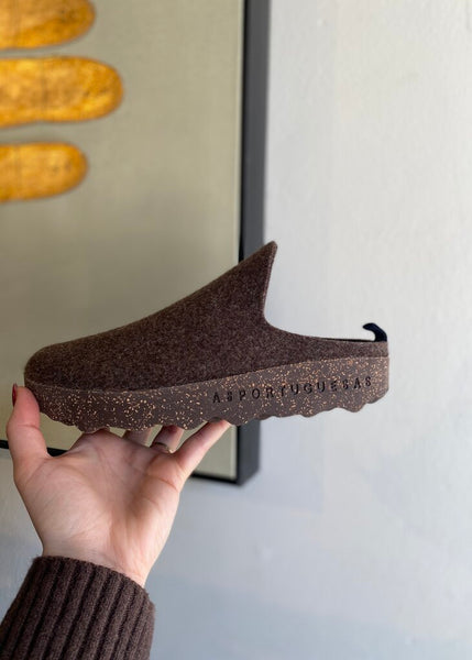 Asportuguesas 'Come' Round Toe Mules - Dark Brown