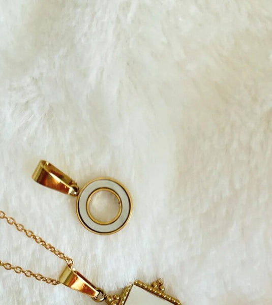 Isla Rae Circular Pendant with Dainty Chain