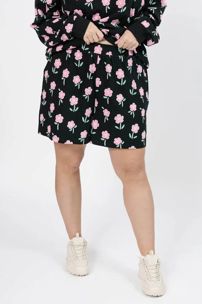 Smash + Tess - Fresh Floral Hang Out Short in Black Floral