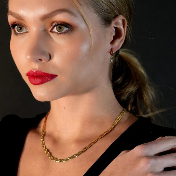 Hackney Nine 'Tara' Intertwined Herringbone Snake Skin Textured Necklace - Gold