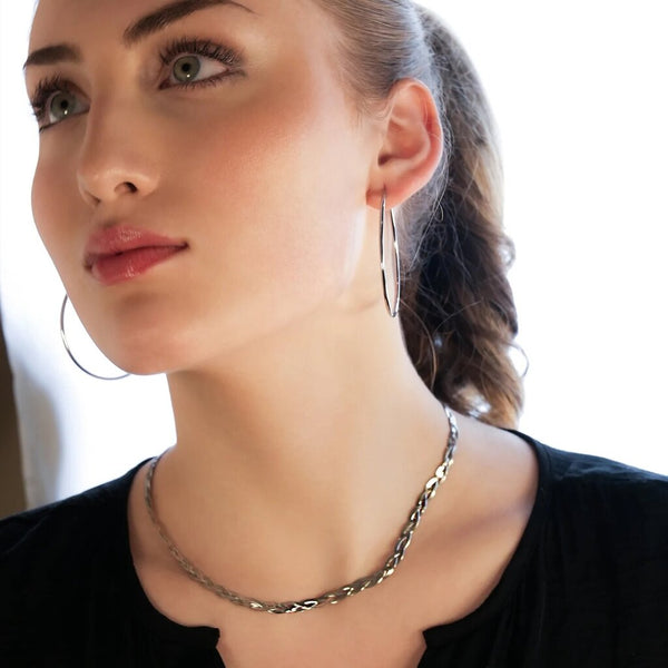 Hackney Nine 'Tara' Intertwined Herringbone Snake Skin Textured Necklace - Silver