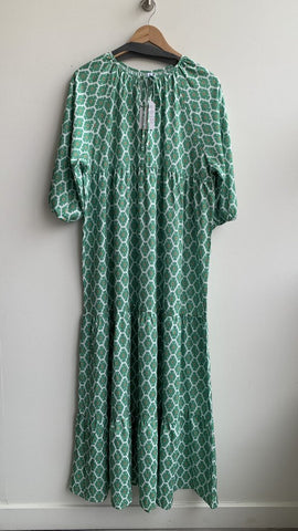 Made with Love Green/White Printed Tiered 3/4 Sleeve Maxi Dress - Size X-Large (NWT)