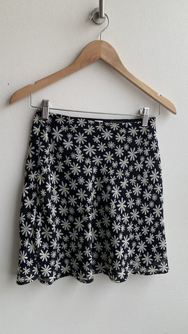 Divided H&M Black Daisy Print Skirt - Size 2