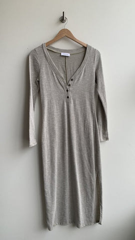 Gilli Taupe Ribbed Long Sleeve Midi Dress - Size Large