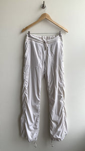 Lululemon Off-White Lined Cinch Cuff Athletic Pants - Size 6