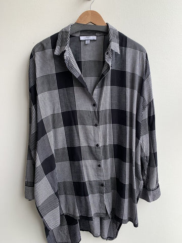 Hilary Radley Black and White Plaid Button Up Long Sleeve Top - Size Medium