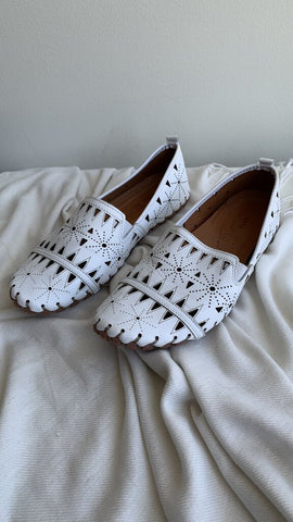 Spring Step White Punch Cut Leather Shoes - Size 40