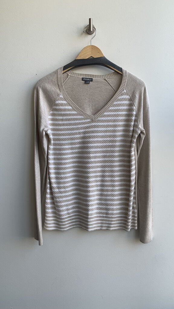 Pre-Owned Eddie Bauer White/Beige Striped V-Neck Sweater - Size Medium