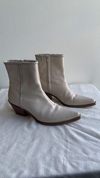 Pre-Owned Coconuts by Matisse Beige Braided Side Western Boot - Size 9.5