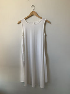 Pre-Owned Zenana Premium White Sleeveless Relaxed Fit Pocket Dress - Size Small