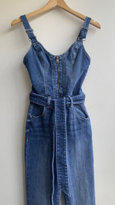 Pre-Owned Guess Dark Wash Sleeveless Belted Denim Jumpsuit - Size X-Small