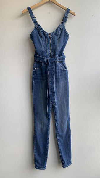 Pre-Owned Guess Dark Wash Sleeveless Belted Denim Jumpsuit - Size X-Small