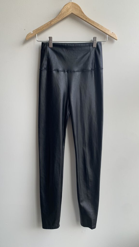 Pre-Owned Wilfred Free Black Faux Leather Leggings - SIze Small