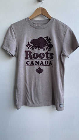 Pre-Owned Roots Beige w/ Burgundy Logo Tee - Size Medium