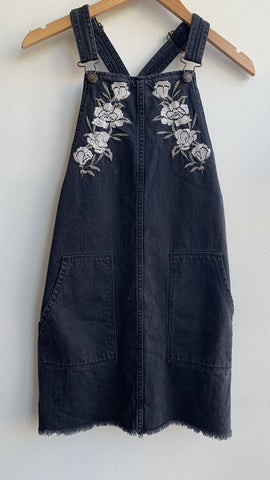 Pre-Owned Hollister Black Denim Rose Embroidered Overall Dress - Size Medium