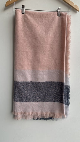 Pre-Owned Just Cozy Pink/Grey Blanket Scarf (NWT)