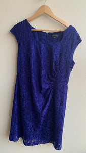 Pre-Owned Tahari Blue Lace Cap Sleeve Dress - Size 14