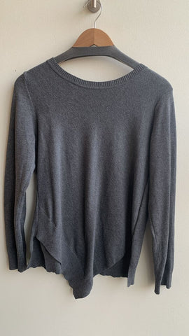 Pre-Owned Verve Ami Grey Asymmetrical Hem Sweater - Size Medium