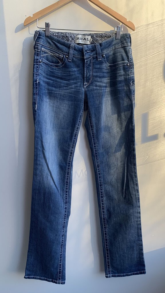 Pre-Owned Ariat Medium Blue Straight Leg Low Rise Denim- Size 28