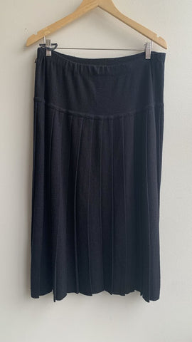 Pre-Owned Koret Black Pleated Knit Midi Skirt - Size Large