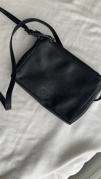 Pre-Owned Margot New York Black Pebbled Leather Mini Crossbody