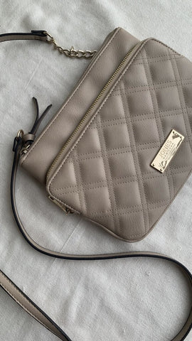 Pre-Owned Jones New York Taupe Quilted Faux Leather Crossbody