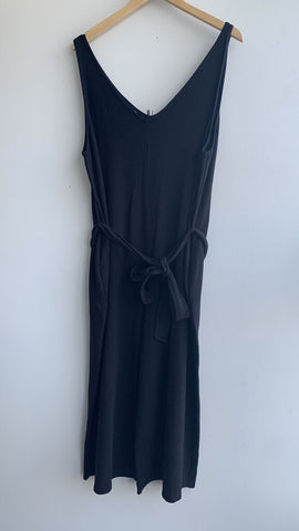 Pre-Owned Smash + Tess Black Belted V-Neck Sleeveless Jumpsuit - SIze XXL