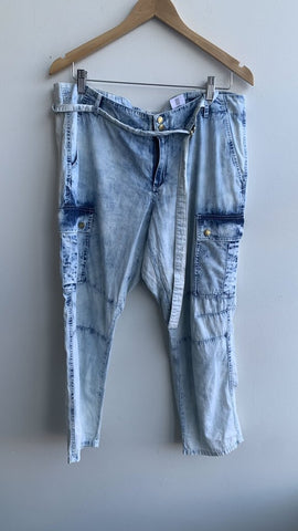 Pre-Owned Michael Kors Bleach Wash Cargo Pocket Cropped Jeans - Size 12