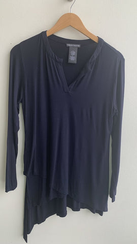 Pre-Owned Chelsea & Theodore Navy Long Sleeve Asymmetrical Hem Top - Size Small