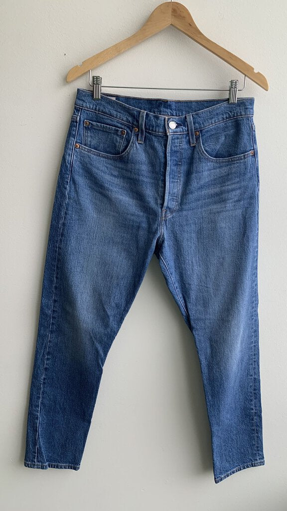 Pre-Owned Levi's Mid-Blue 501 Tapered Leg Jeans - Size 30