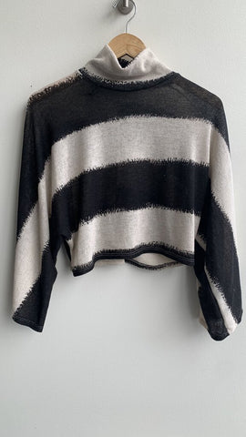 Pre-Owned Sadie & Sage White/Black Stripe Cropped Lightweight Sweater - Size Small