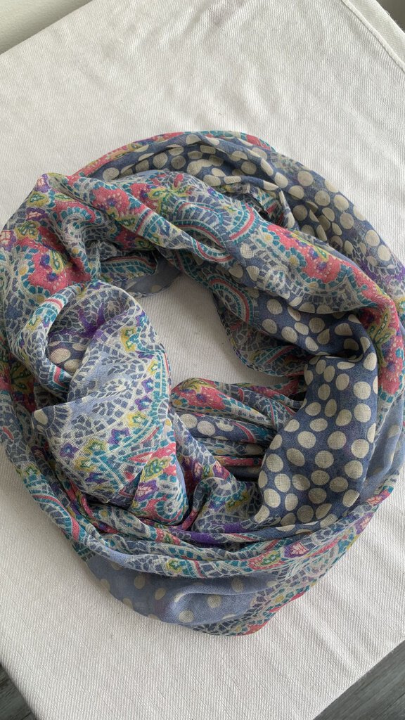 Pre-Owned Blue/Pink Printed Infinity Scarf