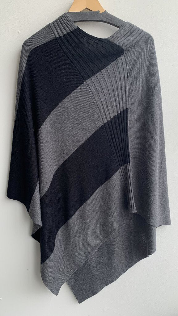 Pre-Owned Venus Black/Grey Knit Cape - One Size